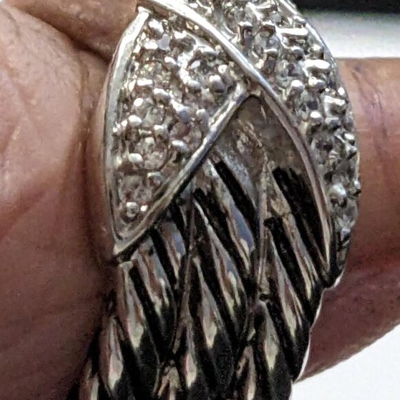 SILVERPLATE DESIGNER CRIS-CROSS CRYSTAL RING NWT - Picture 2 of 5
